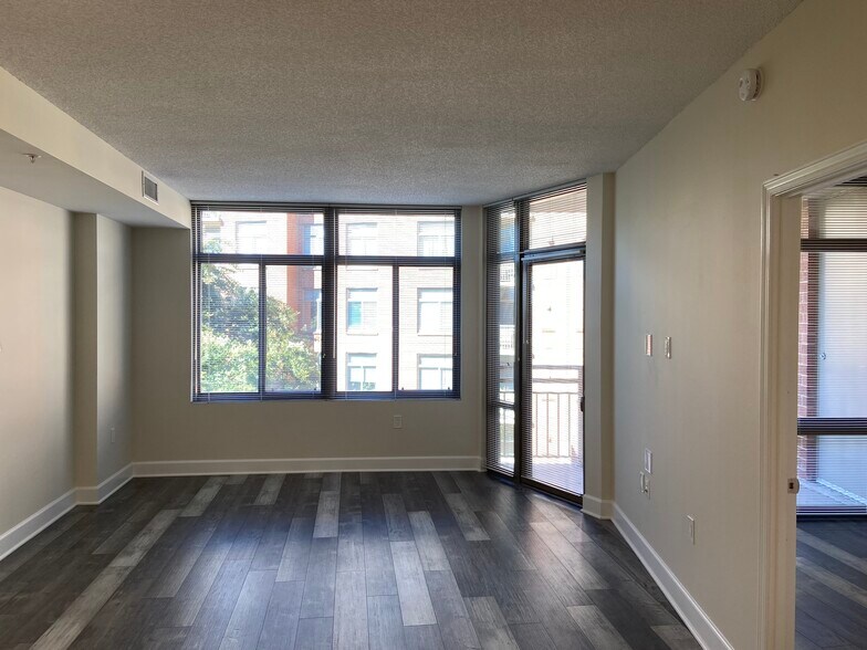 Building Photo - 3600 S Glebe Rd