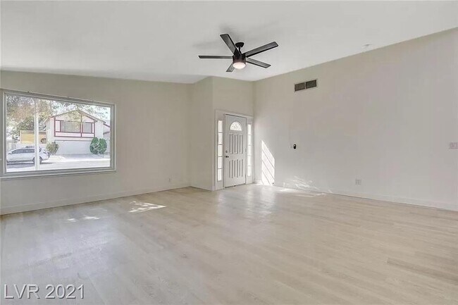 Building Photo - 3554 El Camino Rd