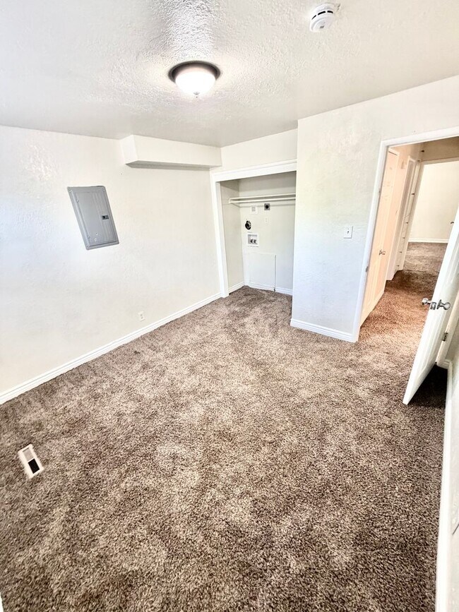 Building Photo - 2564 S 700 E