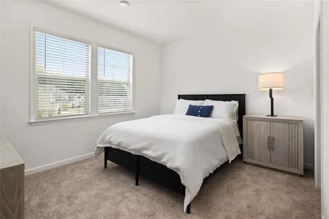 Building Photo - 1740 Wellston Dr