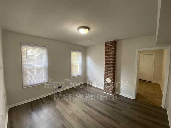 Building Photo - 511 Willis St