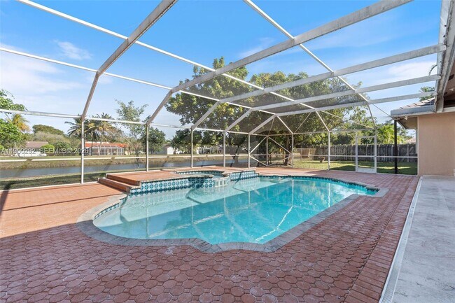 Building Photo - 8281 SW 84th Terrace