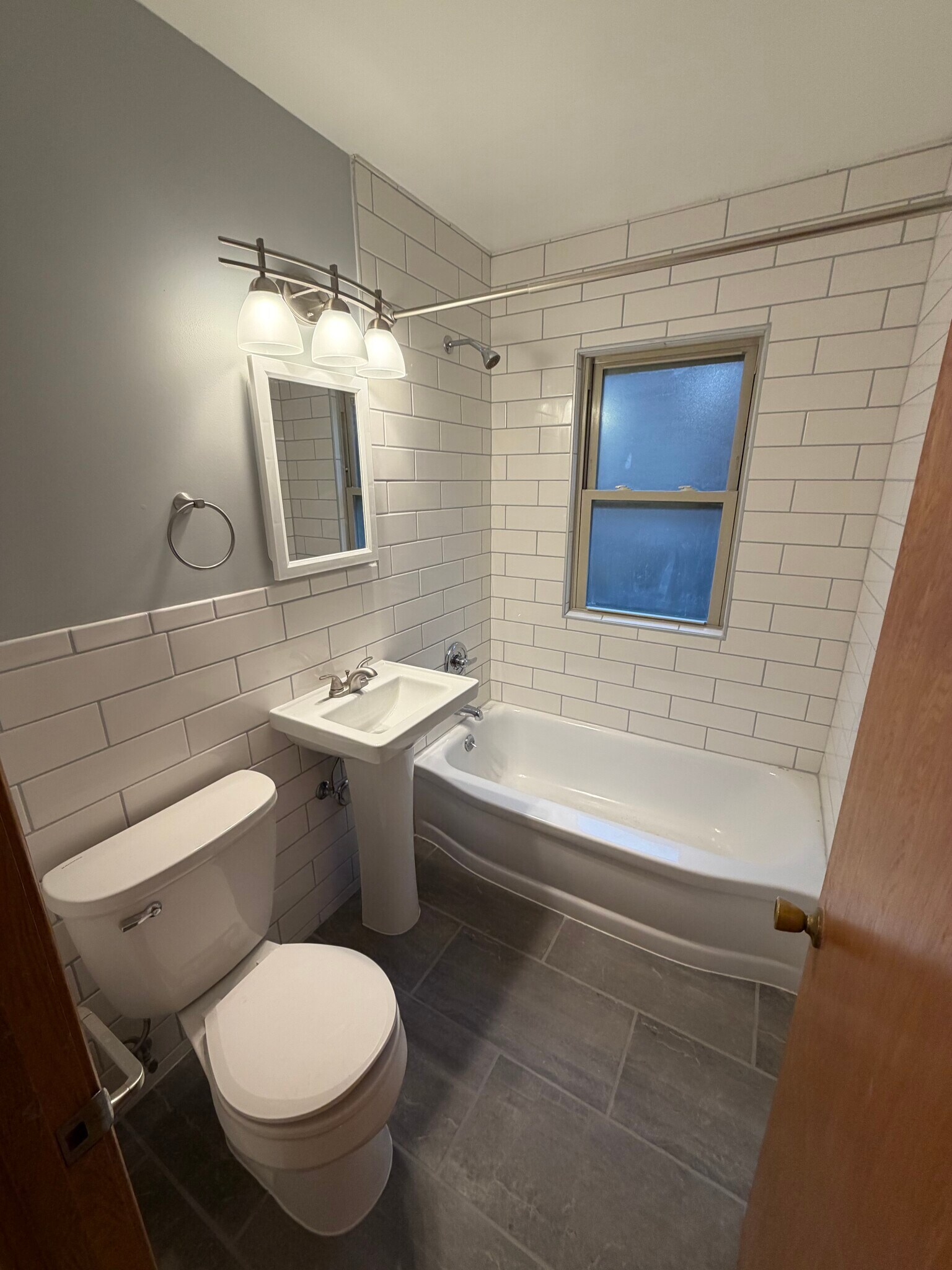 Building Photo - 3016 W 44th St