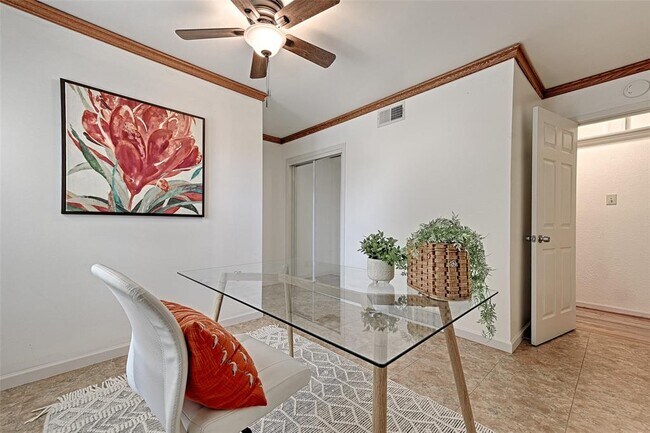 Building Photo - 3042 Newcastle Dr