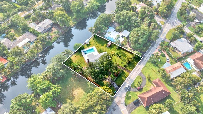 Building Photo - 11665 W Biscayne Canal Rd