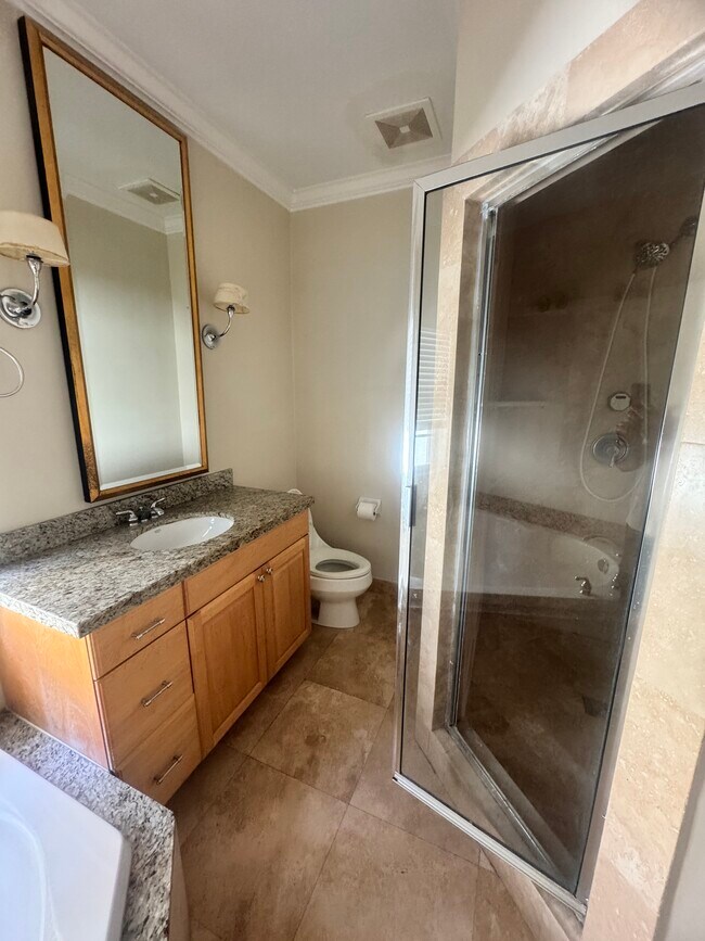 Building Photo - 857 SW 11th Ct