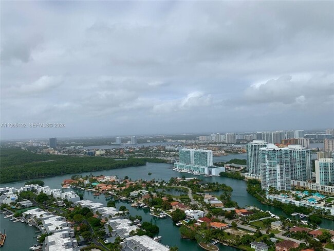 Building Photo - 16001 Collins Ave