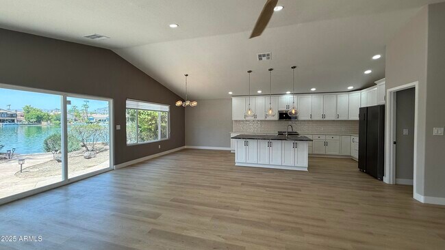 Building Photo - 16222 S 34th Way