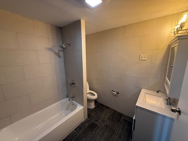 Building Photo - 221 Wilkinson Ave