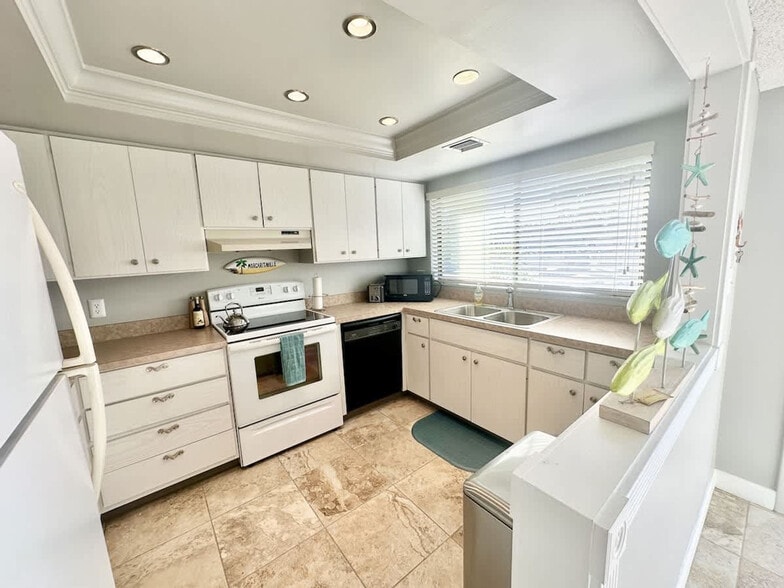 Building Photo - 6327 Midnight Cove Rd