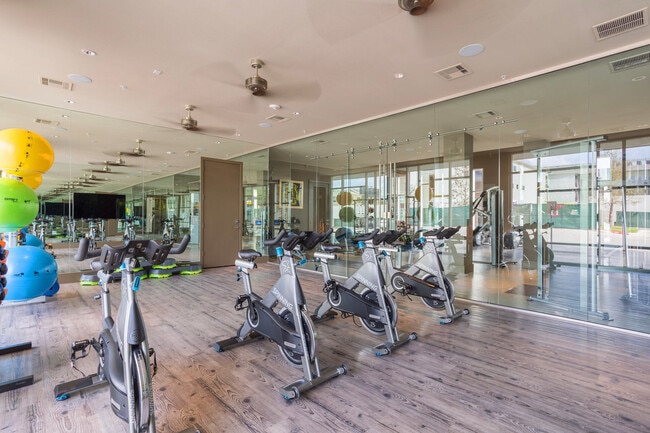 Building Photo - 2910 E 17th St