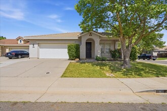 Building Photo - 4143 Cahakia Pl