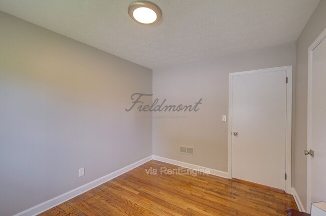 Building Photo - 301 Bannister St