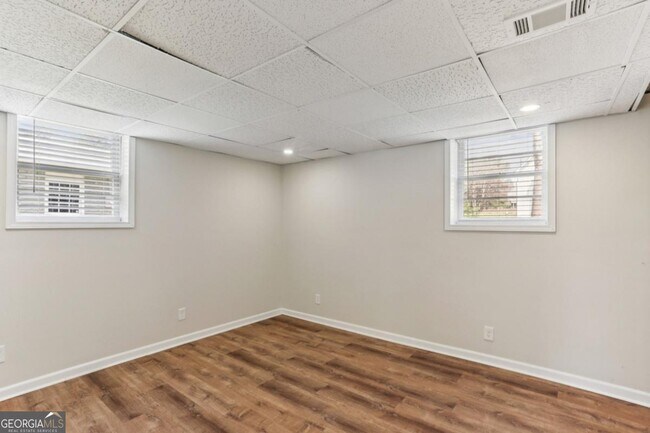 Building Photo - 2888 Bonanza Dr