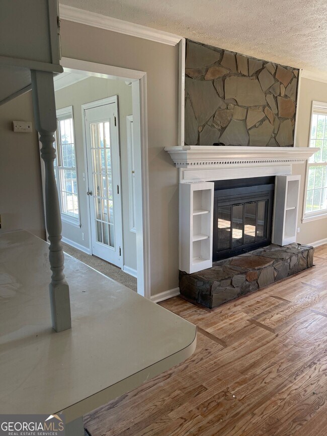 Building Photo - 4503 Scenic Mountain Dr SE