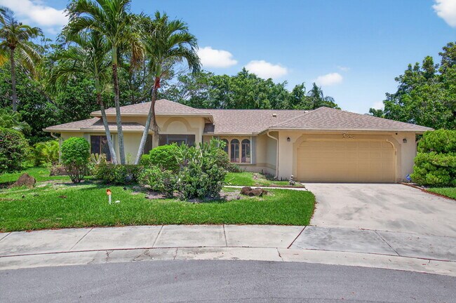 Building Photo - 2925 Riviera Dr
