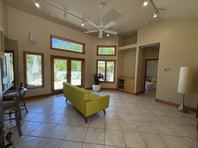 Building Photo - 340A Longhorn Ln
