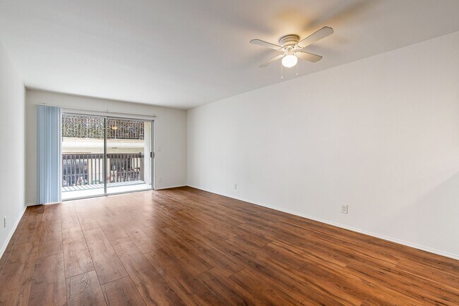 Building Photo - 215 S Madison Ave