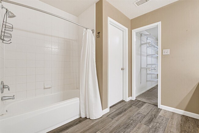 Building Photo - 4803 Drew Forest Ln