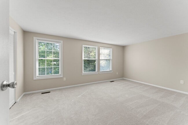 Building Photo - 8161 Sheffield Ct