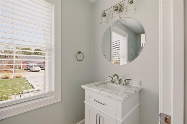 Building Photo - 3 Rego Ave