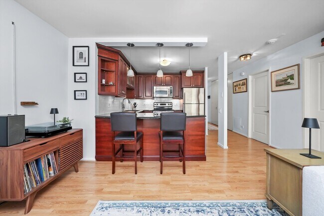 Building Photo - 30 E Huron St