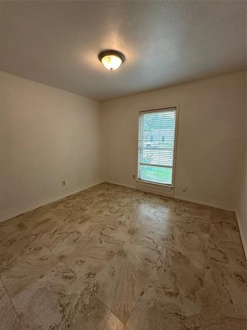 Building Photo - 910 Sunny Slope Dr