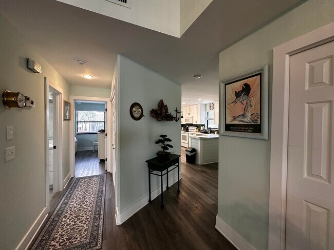 Building Photo - 6142 SE Landing Way