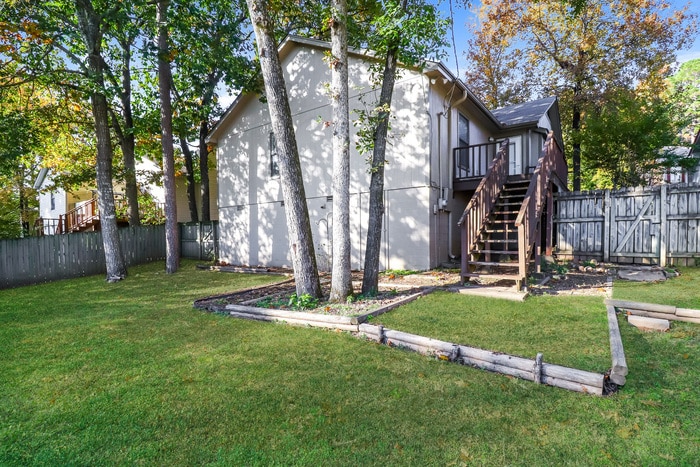 Building Photo - 1919 Calgary Trail