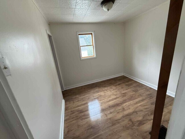 Building Photo - 218 N 15th St