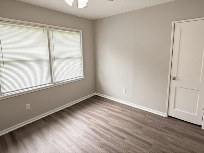 Building Photo - 5222 Northridge Dr