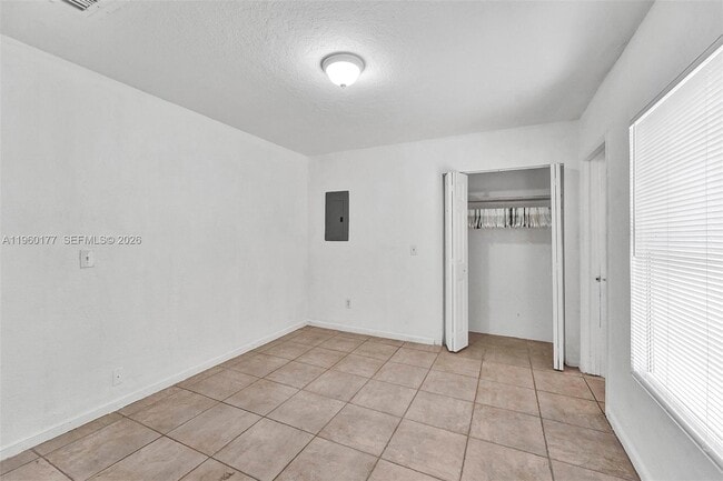 Building Photo - 2811 SW 3rd St