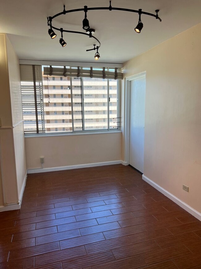 Building Photo - Ocean Vista - Spacious 2 Bedroom 2 Bath 1 ...