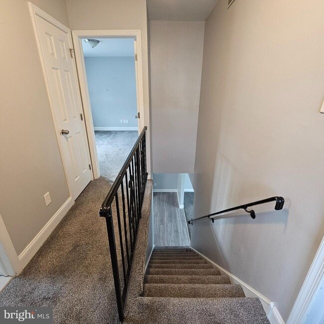 Building Photo - 1565 S Main Rd