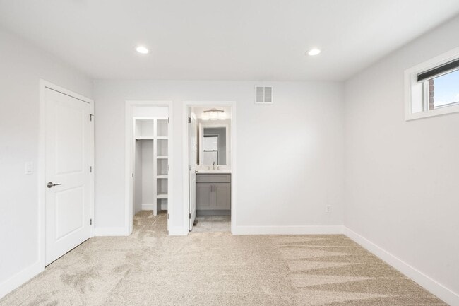 Building Photo - 3BD, 5BA LoHi Townhome with Rooftop Deck and 2-Car Garage