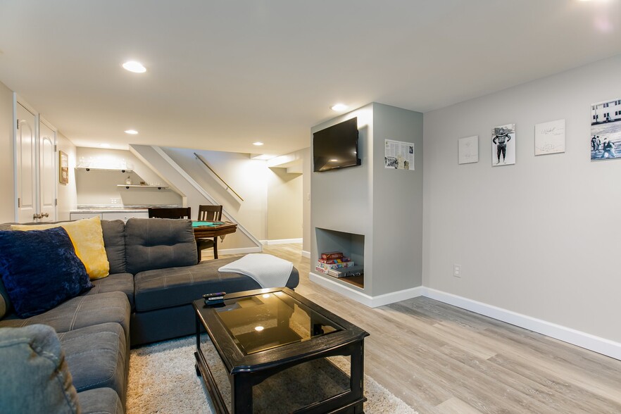 Downstairs TV area - 1536 Gordon Dr