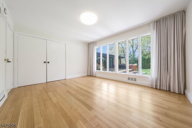 Building Photo - 293 Wyoming Ave