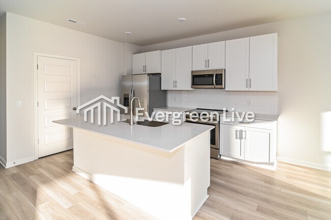 Building Photo - 644 Shoemaker Ln