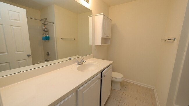 Building Photo - Cozy 2-Bedroom NW Raleigh Townhome just of...