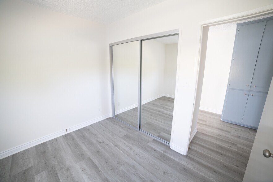 Building Photo - 1315 Ocean Park Blvd