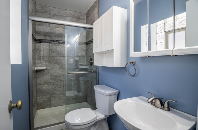 Master Bedroom Bathroom - 4109 N Dickinson Ave
