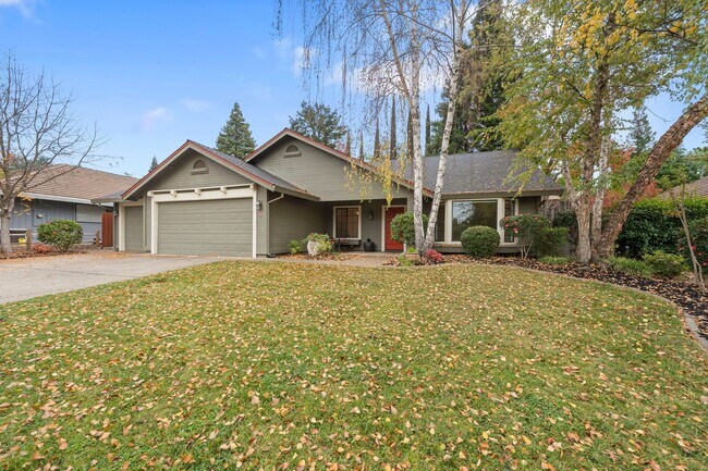 Building Photo - Single-Story El Dorado Hills Home with Vau...