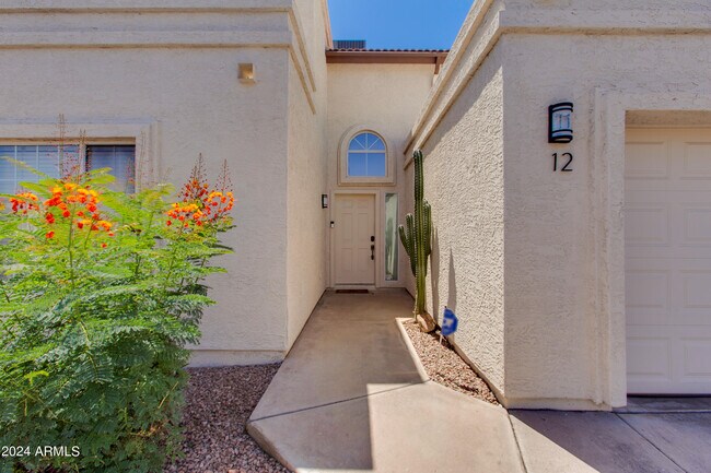 Building Photo - 2647 N Miller Rd