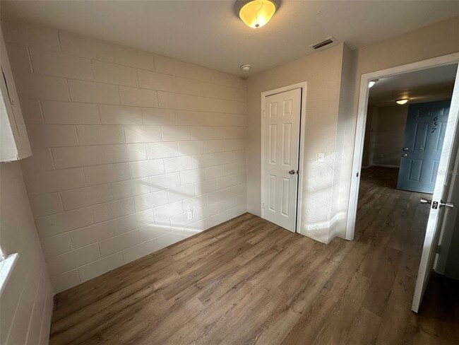 Building Photo - 657 NE Waldo Rd