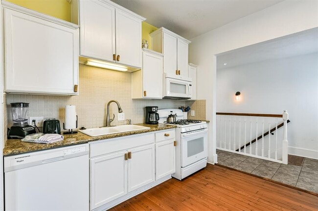 Building Photo - 1309 Ursuline St