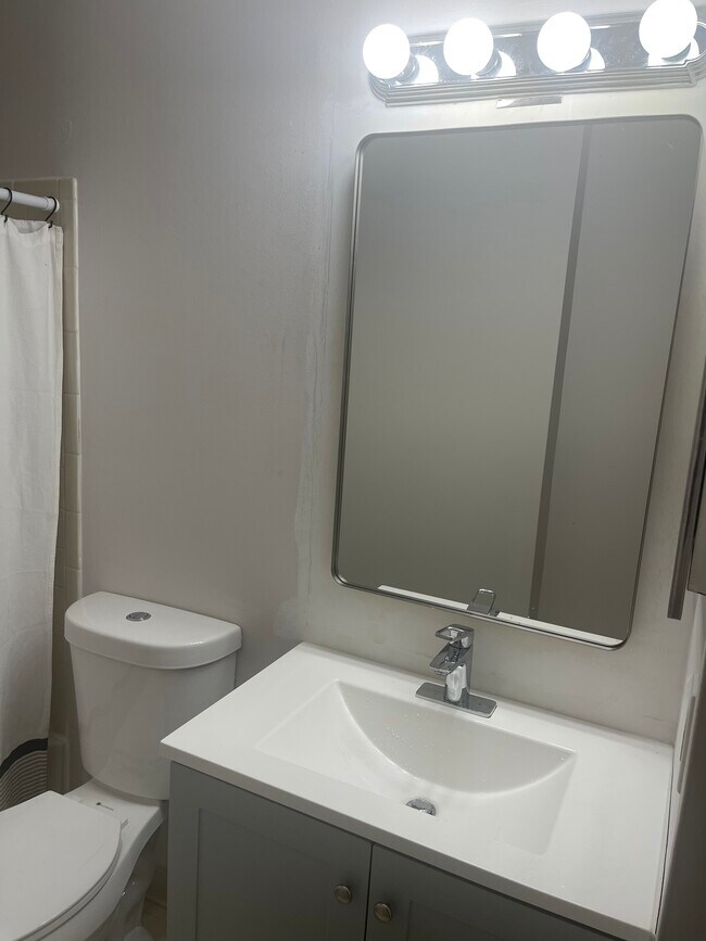 Building Photo - 5011 Ravens Crest Dr