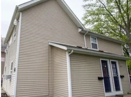 Building Photo - 628 Sumner St