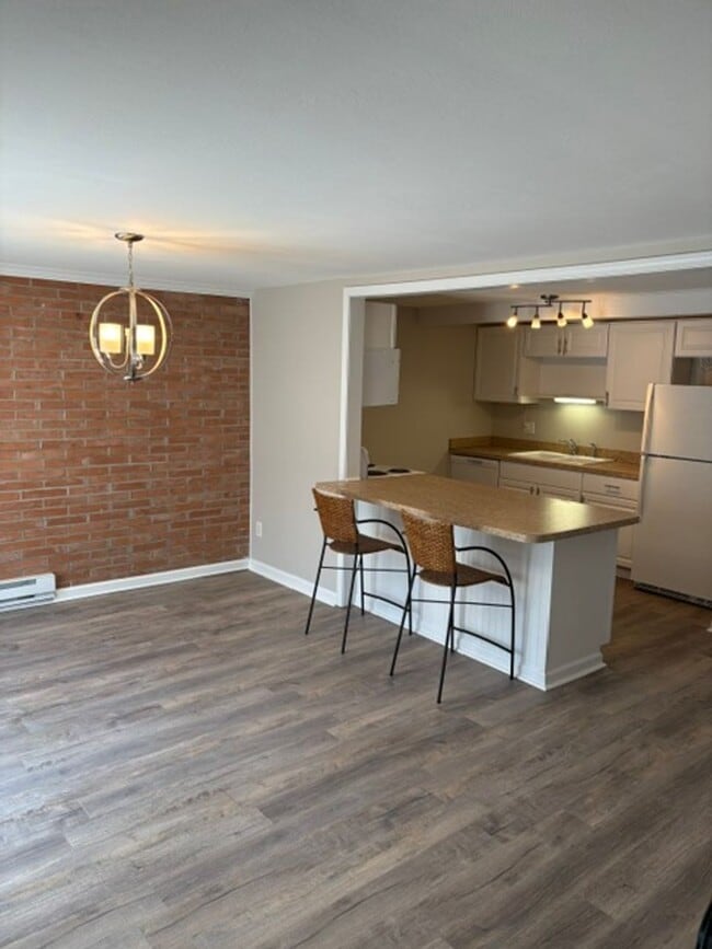 Building Photo - Village of Fayetteville Townhouse for Rent