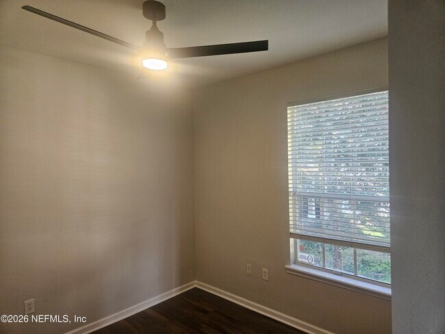 Building Photo - 10550 Baymeadows Rd