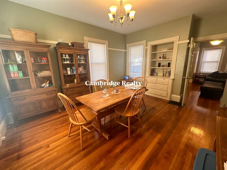 Building Photo - 374 Highland Ave